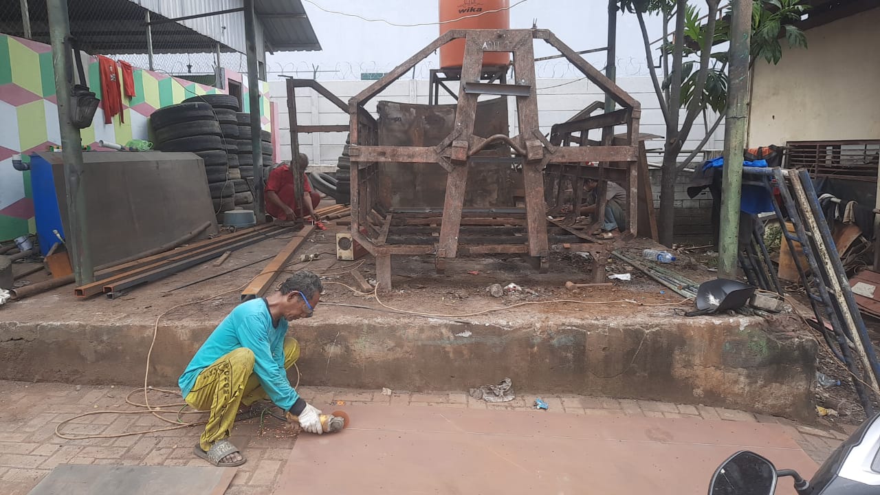 Demi Kenyamanan Warga, Pemkot Semarang Kebut Perbaikan Kontainer Truk Sampah