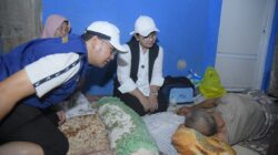 Pemkot Semarang mengunjungi warga yang terdampak banjir