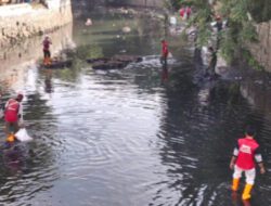 Pemkot Semarang Resik-resik Kali Sebagai Upaya Antisipasi Musim Hujan