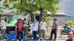 Satpol PP Kota Semarang Tertibkan 15 Lapak PKL di Median Jalan Tlogosari