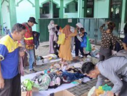 Ramadan Penuh Kepedulian, Bazar Baju Bekas Ibu Profesional Semarang Ludes Diborong Warga