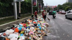 DLH Gerak Cepat, Kurang dari Satu Jam Tumpahan Sampah di Semarang Berhasil Dibersihkan