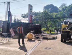 Truk Gagal Menanjak di Silayur, Pemkot Semarang Perkuat Pengawasan Kendaraan