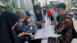 Ratusan Warga Ikuti Kampanye Batik Mahasiswa Ilkom USM di CFD Simpang Lima