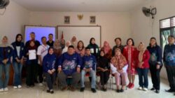 Tim PkM USM Beri Pelatihan Strategi Penjualan melalui Digital Kepada Warga Tlogosari Kulon Semarang