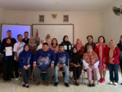 Tim PkM USM Beri Pelatihan Strategi Penjualan melalui Digital Kepada Warga Tlogosari Kulon Semarang
