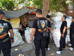 Satpol PP Kota Semarang Tertibkan Usaha Rosok di Sepanjang Jalan Kolonel Sugiyono