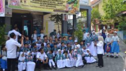 Ruang Kelas Tertimpa Pohon, Siswa SDN Sendangmulyo 3 Tetap Belajar dengan Sistem Shift