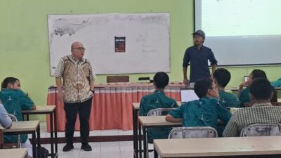 Dorong Literasi Digital, Tim PkM USM Latih Siswa SMAN 4 Semarang Pemrograman IoT