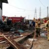 Lima Unit Damkar Jinakkan Kobaran Api di Gudang Bank Sampah Kemijen Bahagia Semarang
