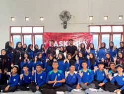 UKM Paskibra USM Bekali Siswa SMA Islam Sudirman Ambarawa Materi PBB dan TUB